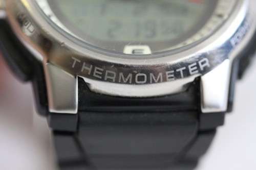 A fantastic Casio (AQF-102W) sports watch w/ a digital & analog display and a multitude of functions