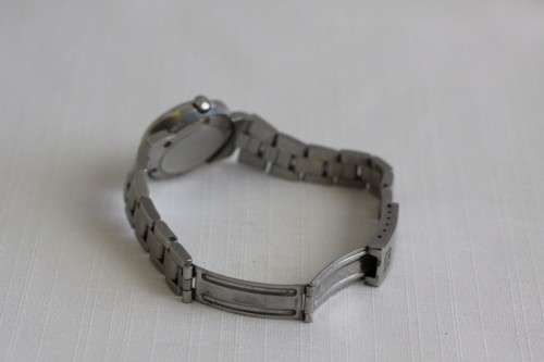 A superb vintage retro ladies "Omega" Geneve Dynamic stainless steel watch with date window