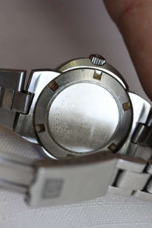 A superb vintage retro ladies "Omega" Geneve Dynamic stainless steel watch with date window