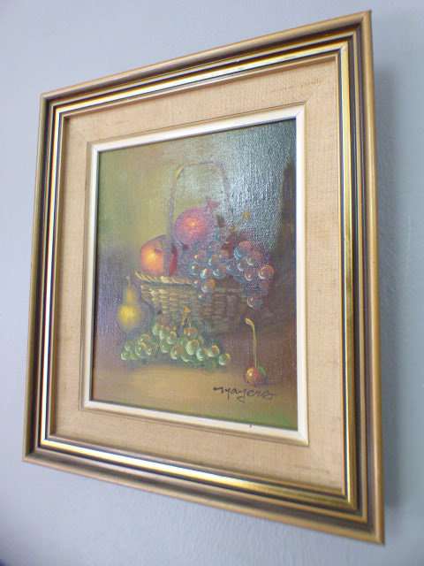 Beautiful signed and framed Mayers still life oil painting in very good condition.Fabulous! RS17Sale