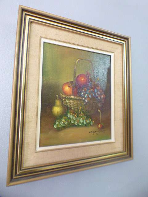 Beautiful signed and framed Mayers still life oil painting in very good condition.Fabulous! RS17Sale