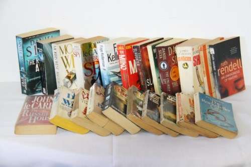 An amazing collection of 22x assorted softcover novel books - perfect for retail BID/BOOK | RS17