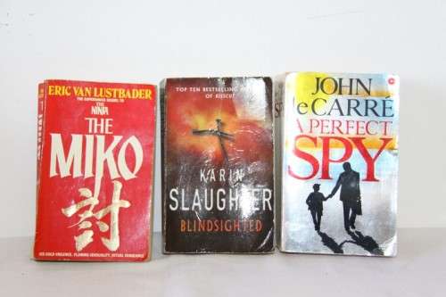 An amazing collection of 22x assorted softcover novel books - perfect for retail BID/BOOK | RS17