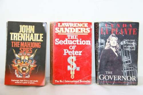 Collection of 18x assorted novel books incl hard & softcover - perfect for retail BID/BOOK RS17