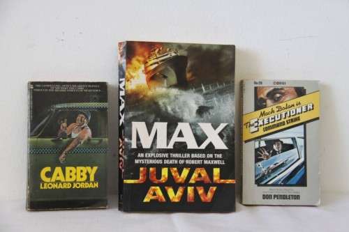 Collection of 18x assorted novel books incl hard & softcover - perfect for retail BID/BOOK RS17