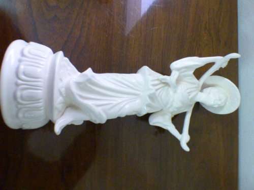A lovely (large) ornamental ceramic display figurine of an elderly rice farmer; good condition! RS17