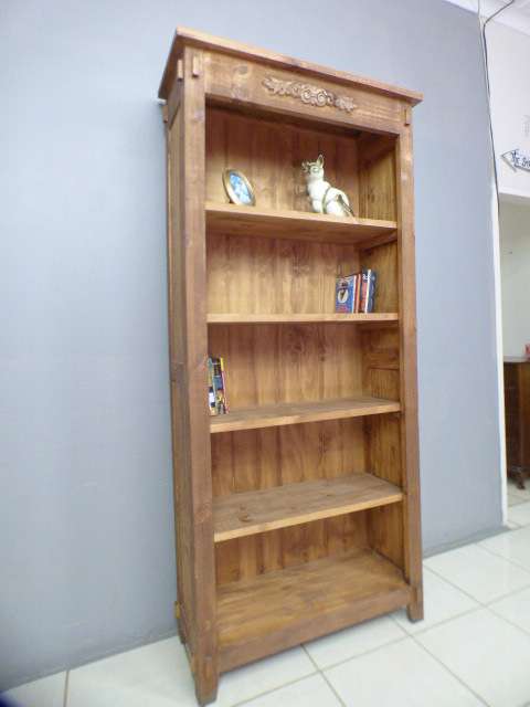 A lovely large, stylish wooden book case in great condition. Great in a study, reading room, office