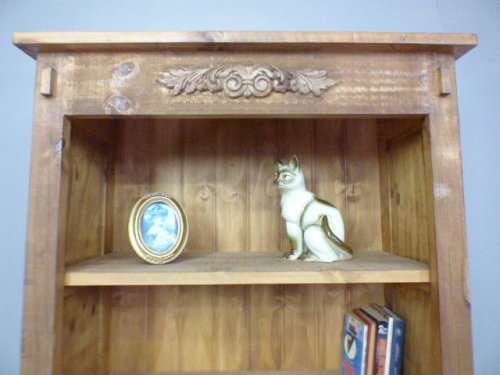 A lovely large, stylish wooden book case in great condition. Great in a study, reading room, office