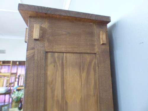 A lovely large, stylish wooden book case in great condition. Great in a study, reading room, office