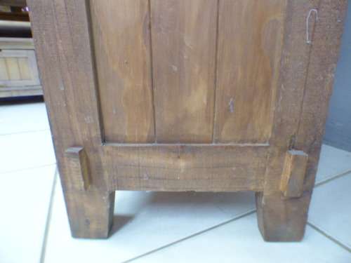 A lovely large, stylish wooden book case in great condition. Great in a study, reading room, office