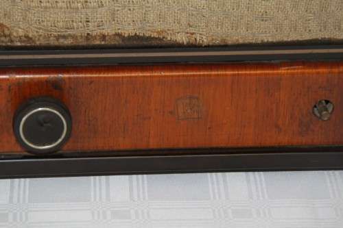 An amazing vintage ornamental Bakelite valve radio in good condition
