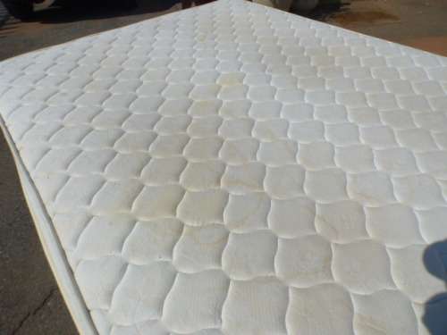 A top-quality queen size "Serta pedic" "Stellar Collection" mattress and base set in good condition