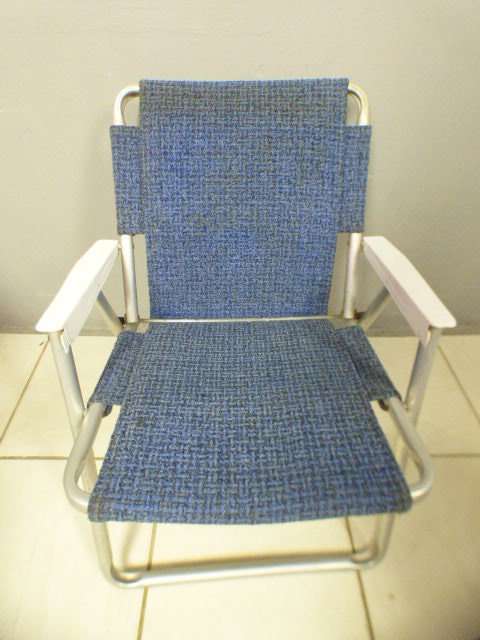 Four lovely fabric outdoor/camping folding chairs in good condition - bid/chair