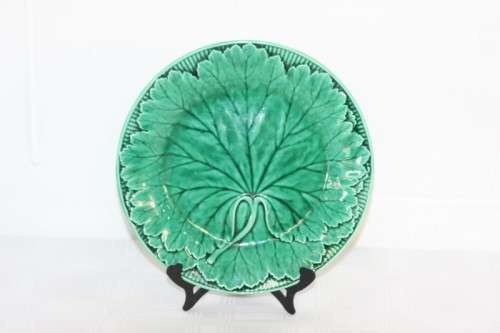 A superb rare 1930's Wedgwood "Majolica" green cabbage-leaf embossed porcelain collectable plate
