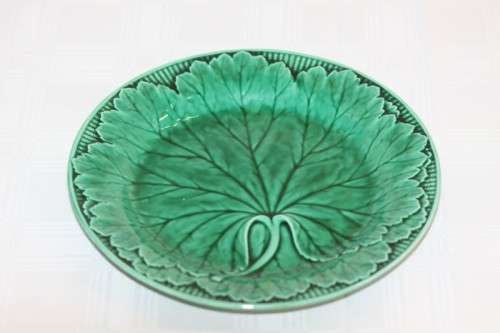 A superb rare 1930's Wedgwood "Majolica" green cabbage-leaf embossed porcelain collectable plate