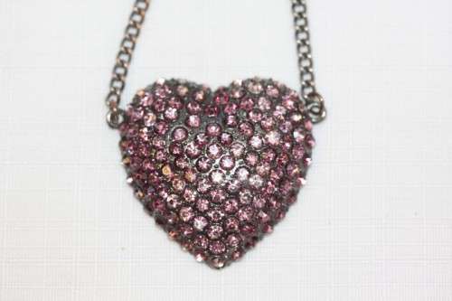 **RS17** A beautiful "large" pink rhinestone heart-shaped pendant on a long silver metal chain