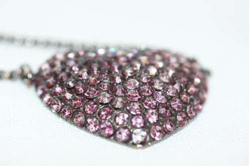 **RS17** A beautiful "large" pink rhinestone heart-shaped pendant on a long silver metal chain