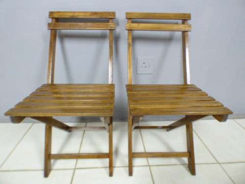 A top quality two seater wooden, all weather fold away outdoor patio/picnic set. Superb quality!!!