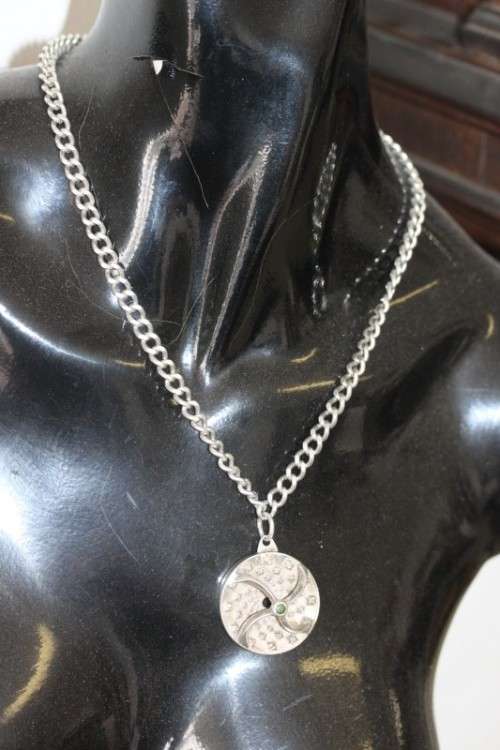 A spectacular large and very unusual sterling silver pendant with a thick silver chain - 72.7g