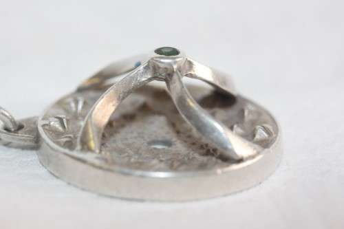 A spectacular large and very unusual sterling silver pendant with a thick silver chain - 72.7g