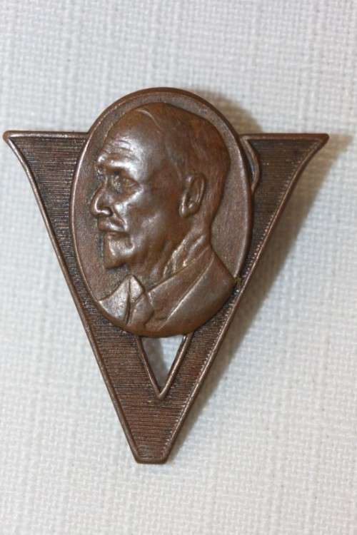 An amazing scarce WWII Jan Smuts Victory button hole badge
