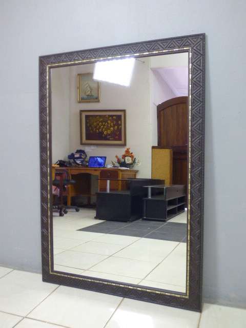 Fantastic large wall mirror w/ a fabulous wooden frame. Perfect in a large room - RS17Sale