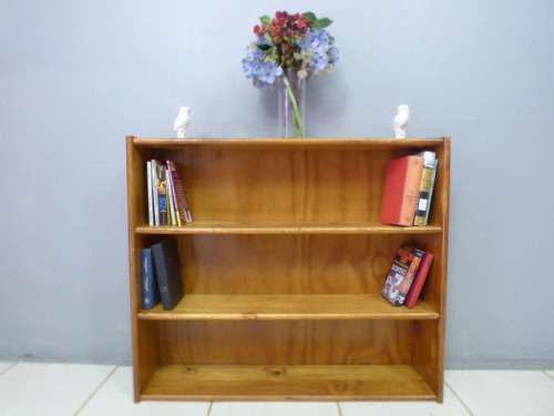 A lovely stylish wooden book case in great condition. Lovely in a study, reading room! RS17Sale