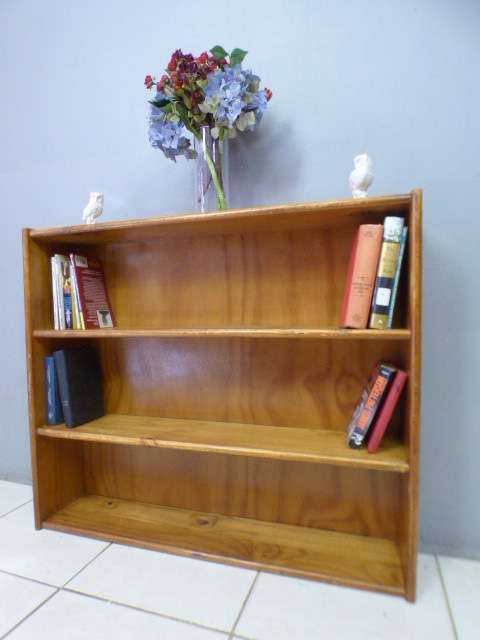 A lovely stylish wooden book case in great condition. Lovely in a study, reading room! RS17Sale