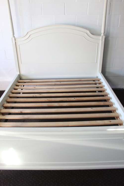 A magnificent Olympic Queen-sized (four poster) white bed in stunning condition