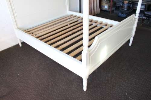 A magnificent Olympic Queen-sized (four poster) white bed in stunning condition