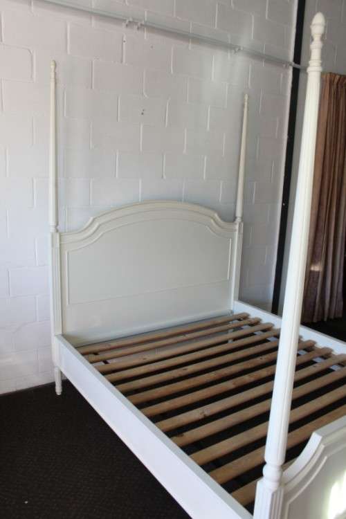 A magnificent Olympic Queen-sized (four poster) white bed in stunning condition