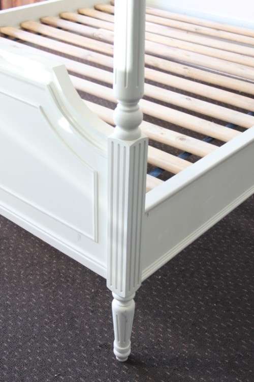A magnificent Olympic Queen-sized (four poster) white bed in stunning condition