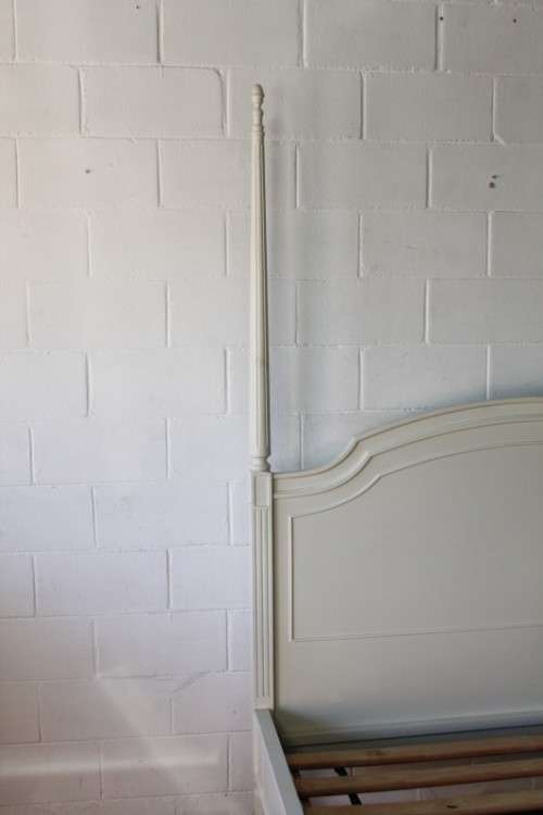 A magnificent Olympic Queen-sized (four poster) white bed in stunning condition