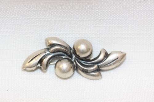 A superb mid-century sterling silver ladies brooch by Danish modernist designer John L. Lauritzen