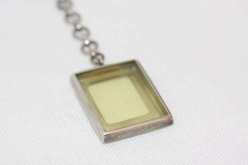 A stunning vintage solid silver photo frame key holder/ chain in fantastic condition