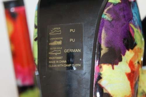 A stylish and funky pair of original Steve Madden "DeJeVu" ladies stiletto platform pumps
