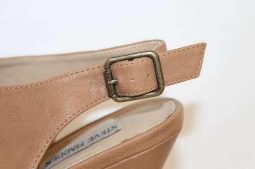 A beautiful pair of Steve Madden "Gabby"chunky-heel slingback platform shoes in Cognac colour
