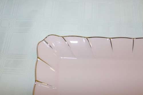 A beautiful Maxwell & Williams "Blush" tea serving set incl. Teapot, mug. milk, sugar & platter