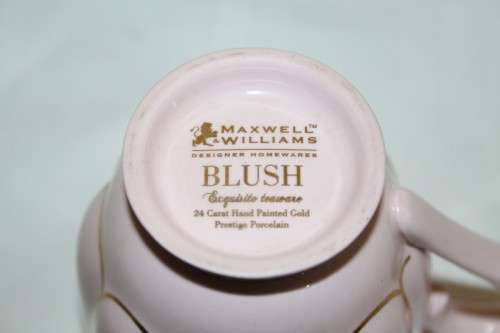 A beautiful Maxwell & Williams "Blush" tea serving set incl. Teapot, mug. milk, sugar & platter