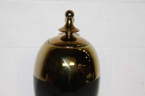 A superb X-large "Kremlin" Gold and black ceramic lidded urn vase in excellent condition