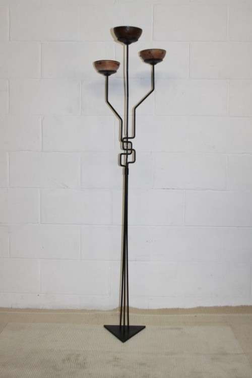A stunning tall wrought iron 3-candle floor standing candle stand/ holder in excellent condition