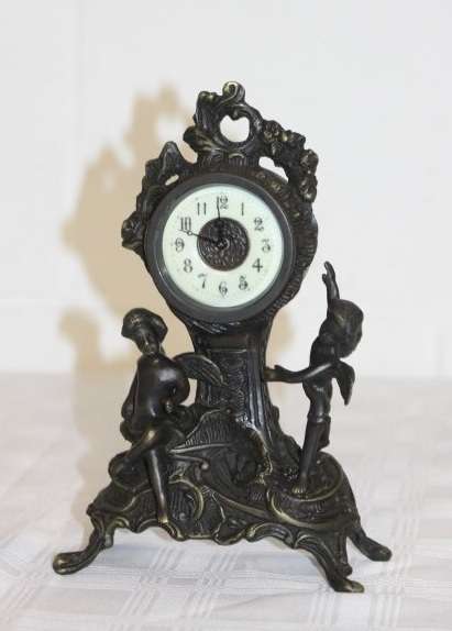 An elegant Victorian bronze revival "cherub" boudoir mantle clock, exquisite detail! Lifespace Sale