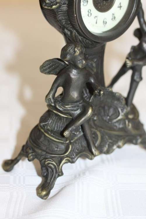 An elegant Victorian bronze revival "cherub" boudoir mantle clock, exquisite detail! Lifespace Sale