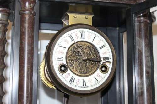 **RS17** A larger red marble & glass double-door pendulum mantle clock w/ a porcelain dial .