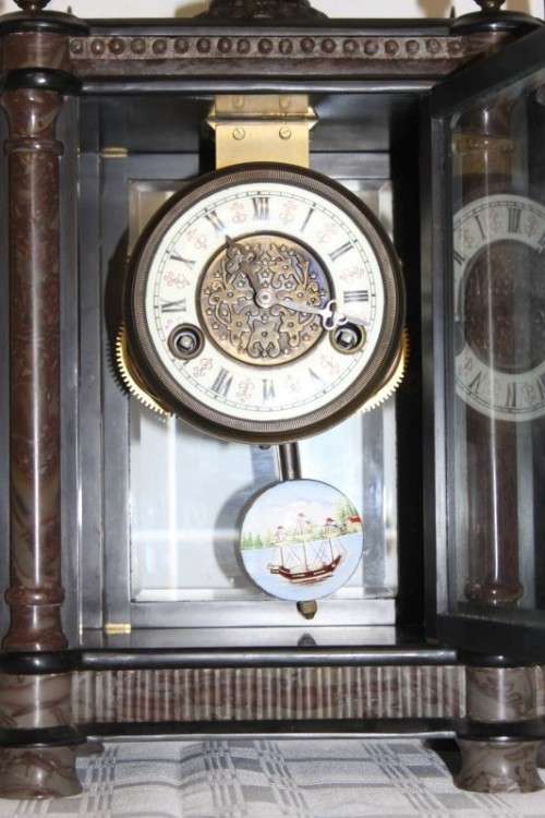 **RS17** A larger red marble & glass double-door pendulum mantle clock w/ a porcelain dial .