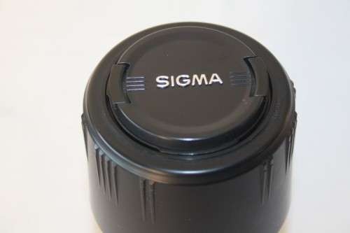 Very versatile Sigma 70-300mm 1:4-5.6 APO macro lens in very good condition - RS17Sale