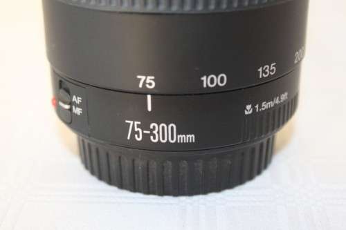 **RS17** A light and versatile Canon 75-300mm 1:4-5.6 macro lens in great condition