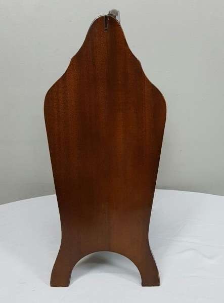 A gorgeous (Large) vintage solidly made magazine stand/ rack with a carry handle in lovely condition