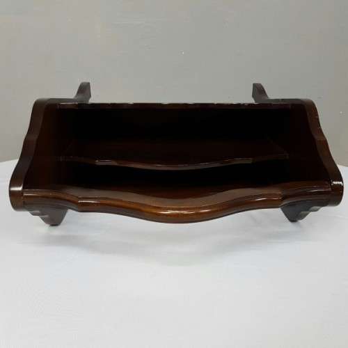 A gorgeous (Large) vintage solidly made magazine stand/ rack with a carry handle in lovely condition