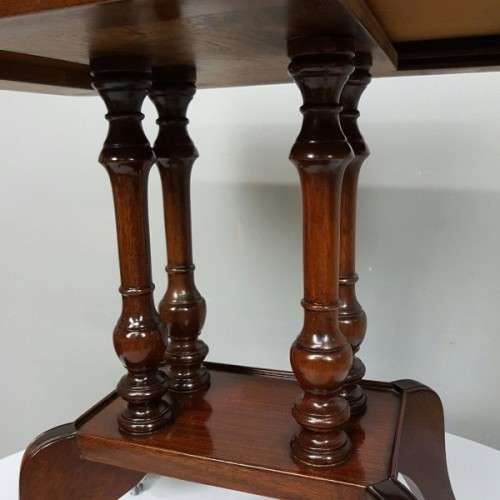 A spectacular vintage "Duncan Phyfe" inspired mahogany console/ hallway table with a single drawer
